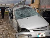 Takla Atan Otomobil Şarampole Yuvarlandı: 3 Ölü, 3 Yaralı