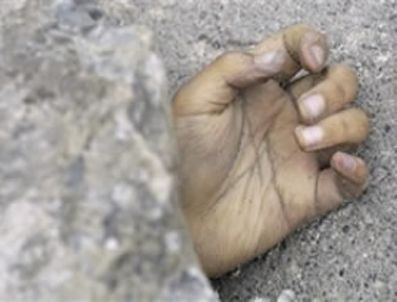 ŞEYH ŞAMIL - Yıkılan duvarın altında kalan çocuk öldü