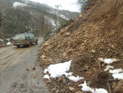 GÜMELI - Gümeli'de Heyelan Korkutuyor