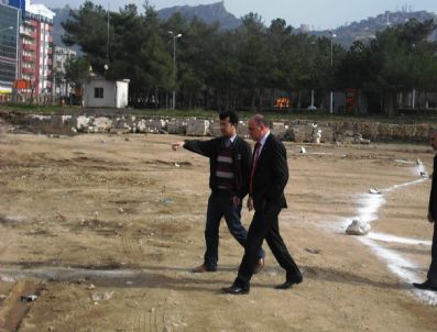 MEHMET BEŞIR AYANOĞLU - Mardin Belediyesi Yenişehir'de 9 Bin Metrekarelik Park Yapıyor