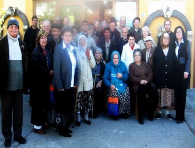 TÜRKIYE DEĞIŞIM HAREKETI - Huzurevi Sakinlerine Partili Bayyanlardan Moral