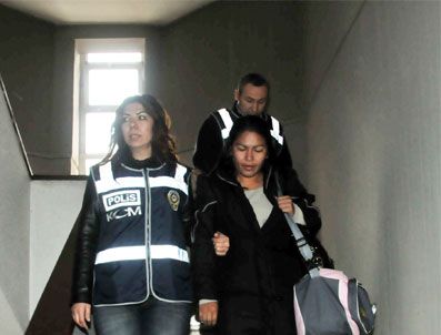 BOLIVYA - Midesinde Uyuşturucu Taşıyan Kadın Yakalandı