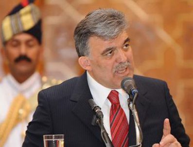 LAHOR - Cumhurbaşkanı Gül, Pakistan Cumhurbaşkanı Zerdari ile ortak basın toplantısı düzenledi
