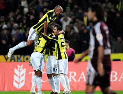 Fener kapısını gole kapattı
