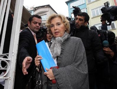 SABAH GAZETESI - Nazlı Ilıcak'a hapis cezası