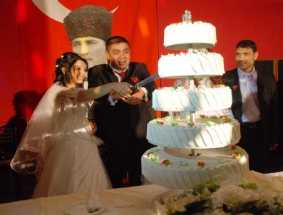 SAIT TOPOĞLU - Cezaevinde Dünya Evine Girdiler