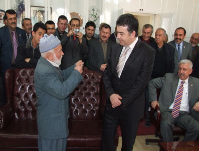 HAKAN COŞKUN - Milletvekiline 'Tıfıl' Yakıştırması