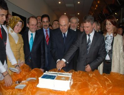 ÖMÜR KABAK - Neden Ak Parti Konferansları Devam Ediyor