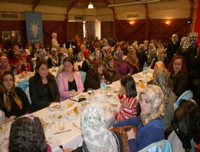 HÜSNÜ TUNA - Ak Partili Kadınlar Dünya Kadınlar Günü'nü Kutladı