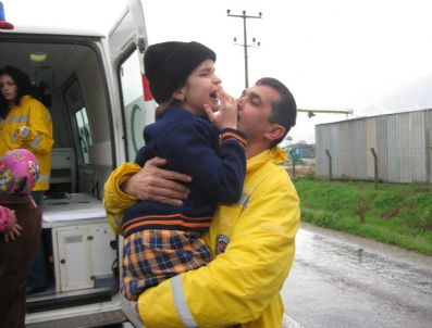 SONER HANOĞLU - Bursa'da Kaza: 9 Yaralı