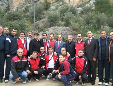 AHMET ARıK - Emektar Futbolcular Kozan'da