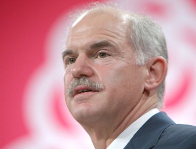 KOZMOS - Papandreu: Krizden 3 yıl içinde çıkacağız