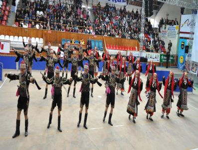 Uşak'ta Okullar Arası Halk Oyunları Valilik Kupası yarışmaları tamamlandı