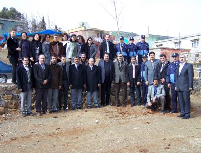 HÜSEYIN ERDOĞAN - İslahiye Belediye Personeli Ağaç Dikti