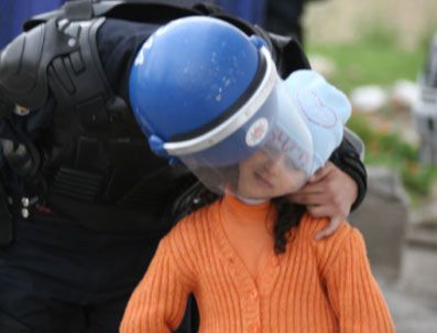 Polisin Çocuk Şefkati