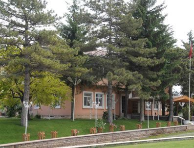 Van Valisi Konağını Sattı