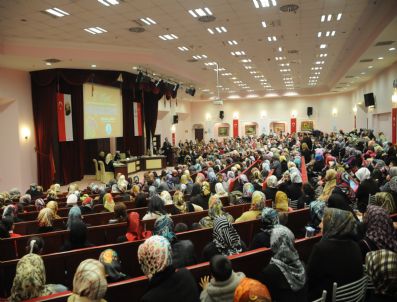 FEYZULLAH KIYIKLIK - Bağcılar Belediyesi'nden Kadınlara 10 Bin Sümbül