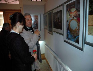 Balıkesir'de, 'Kadın' Konulu Fotoğraf Sergisi Açıldı