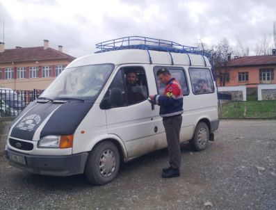 BEŞPıNAR - Jandarma Okul Servis Araçlarını Denetledi