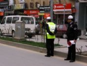 Kırşehir Emniyetten Bayan Sürücülere Karanfil