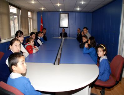 BIRCAN AKYıLDıZ - Kürtün Öğrenci Meclisi Üyeleri Vali Salihoğlu'nu Ziyaret Etti