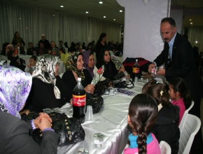 AZİZ NESİN - Siirt'te 8 Mart Dünya Kadınlar Günü Nedeni İle Gece Düzenlendi