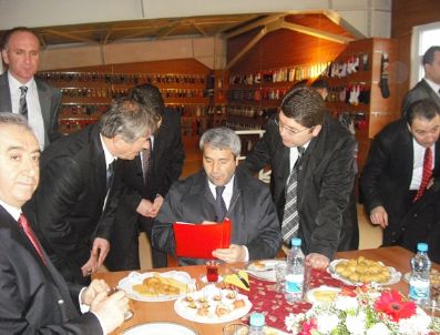 YAŞAR DÖNMEZ - Abdipaşa Belediye Başkanı, Bakan Ergün'e Taleplerini İletti