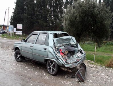 Edremit'te Trafik Kazası Ucuz Atlatıldı