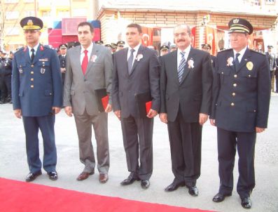 Kütahya'da Vazife Malülü Polis Memurlarına Devlet Övünç Madalyası