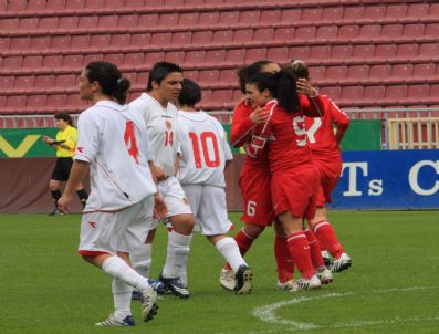 ESRA EROL - 2011 Uefa Bayanlar Dünya Kupası Avrupa Eleme 5. Grup Maçı