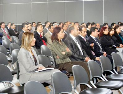 VEHBİ KOÇ - Diyarbakır'da 'İtibar' Konulu Konferans Yoğun İlgi Gördü