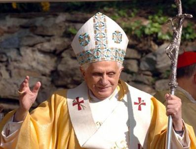 JOSEPH RATZINGER - Papa'yı kovma çalışmaları başladı