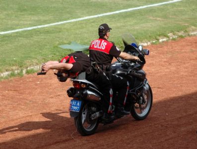 Yunus Polislerin Nefes Kesen Gösterisi