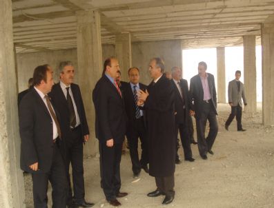 İSMET ASLAN - Ak Partili Alır Hamur'u Ziyaret Etti