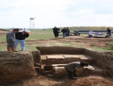 DOYRAN  - Edirne'de Roma Dönemine Ait Mezarlar Bulundu