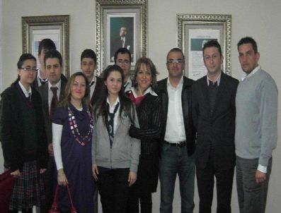 Genç İş Adamlarından Yetenekli Öğrencilere Destek