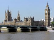 Londra'dan Belfast'a yetki devri