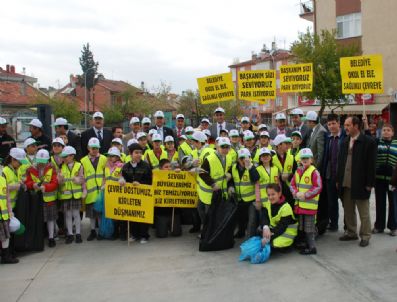 NECATI ÇETINKAYA - Çevre Gönüllüsü Öğrenciler İş Başında