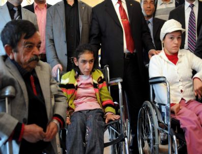 Ticaret Borsası Ortopedik Engelliler Derneği'ne 5 Adet Tekerlekli Sandalye Bağışladı