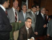 Başkan Vekili Çelikcan, Tuncel'den Koltuğu Devraldı