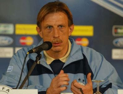 DAILY TELEGRAPH - Daum : Bursaspor harika bir performans sergiliyor benim söylememe gerek yok