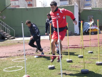 KARSSPOR - Karsspor Akçaabat Sebatspor Maçı Hazırlıklarını Sürdürüyor