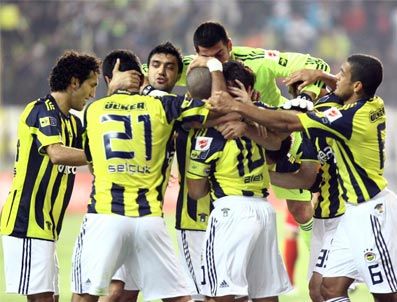 Ziraat Türkiye Kupası'nda ilk finalist Fenerbahçe