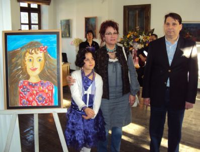 NEVZAT ERGÜN - 8 Yaşına İki Sergi Sığdırdı