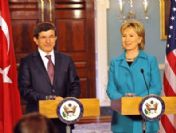 Davutoğlu, ABD Dışişleri Bakanı Clinton ile görüştü