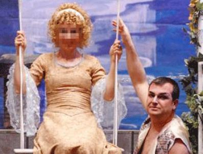 İSMAIL ŞAHIN - Eyvah Şorttayız adlı oyunda Travesti rolüne tepki