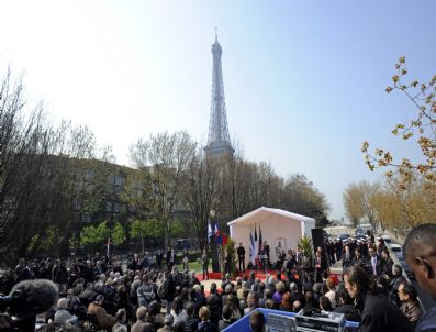 EIFFEL TOWER - France Israel Presıdent