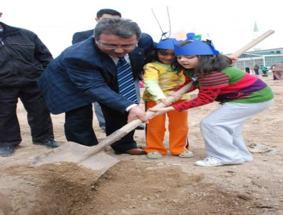 MEHMET HANÇERLI - Karatay'da Fidanlar Toprakla Buluştu