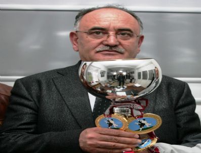 MEHMET TURGUT - Kayserişekersporlu Güreşçiler Türkiye Şampiyonu Oldu