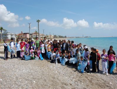 YAŞAR AÇıKBAŞ - Öğrenciler Taşucu Sahilinde Temizlik Yaptı